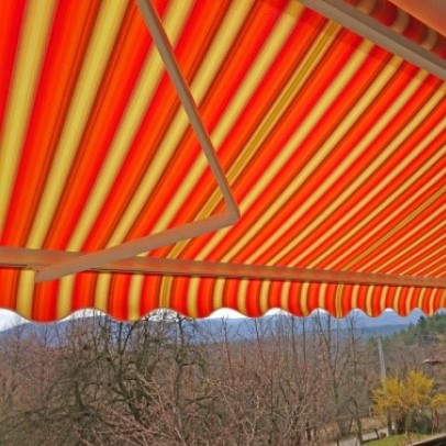 Тенти и сенници – комфорт на сянка и интелигентно управление